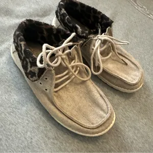 Hey Dude Britt shoes in cream cheetah size 8 thumbnail 1
