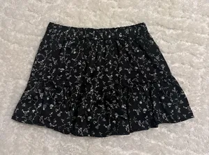 Forever 21 Skort Black White Floral thumbnail 3