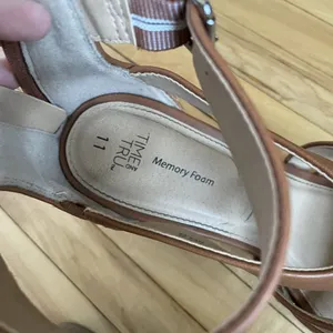 Time & Tru Memory Foam Strappy Heels Size 11 Light Brown‎ summery wedding shoes thumbnail 4