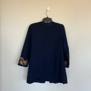 Chico’s Navy Blue Floral Embroidered Detail Jacket Size Medium thumbnail 6