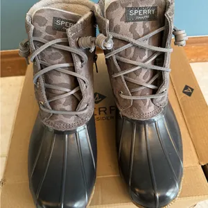NEW Sperry Saltwater Animal Print Duck Boot Women's Size 7 NIB‎ thumbnail 2