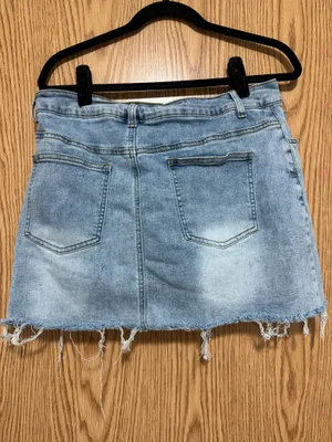 Amazon Eleven Light Wash Denim Mini Skort – Size XL thumbnail 2
