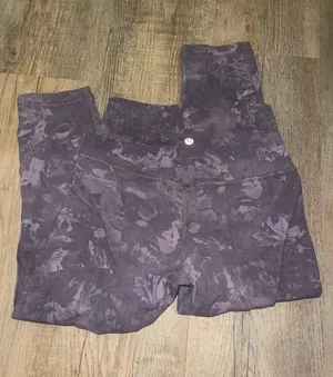 Lululemon Cropped Leggings thumbnail 2