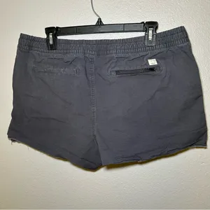 Vuori Vintage Ripstop Gray Raw Hem Elastic Waist Pull On Shorts Women’s Size XL thumbnail 4