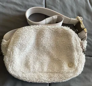 Lululemon Athletica Everywhere Fleece Waste Bag Fanny Pack (Light Ivory) thumbnail 1