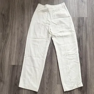Club Monaco Women's Cream Straight Leg Pants Size 2 Front Pleated Trousers thumbnail 2