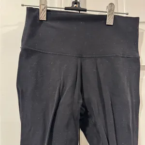 TNA Jet Black High-Waisted Leggings thumbnail 2