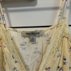 Urban Outfitters Cream Floral Tie Front Top thumbnail 5