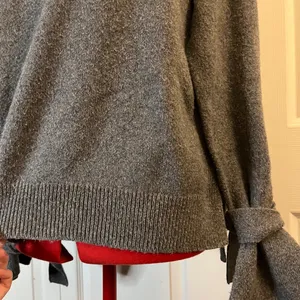Tie-Cuff Pullover Sweater M thumbnail 5