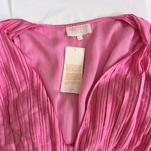 NWT Rococo Sand Midi Dress in Pink, size M thumbnail 5