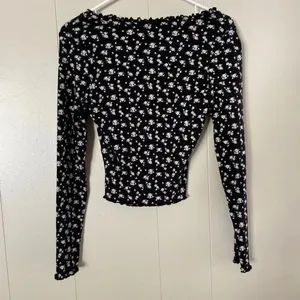 Francesca’s Floral Ribbed Button Front Top – Women’s Small Long Sleeve Stretchy thumbnail 4