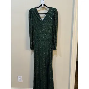 XSCAPE Women's Sequinned High-Slit Evening Gown‎ Hunter Green Size 4 thumbnail 3