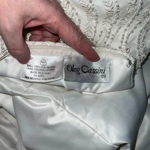 Stunning Vintage Y2K Oleg Cassini Wedding Gown! thumbnail 9