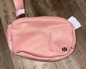 Lululemon Everywhere Belt Bag 1L thumbnail 1