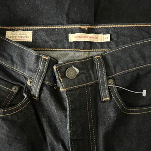 NEW Levi's Premium 726 High Rise Wide Leg Indigo Dark Wash Jeans Size 27 thumbnail 6