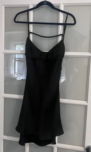 Black Dress thumbnail 1
