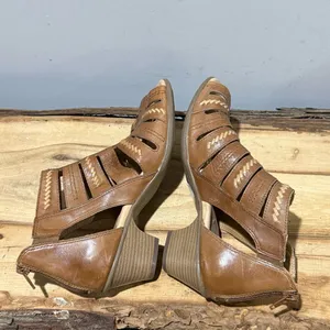 Earth‎ Vela Taupe Soft Leather Gladiator Sandals Size 9B A52 thumbnail 7