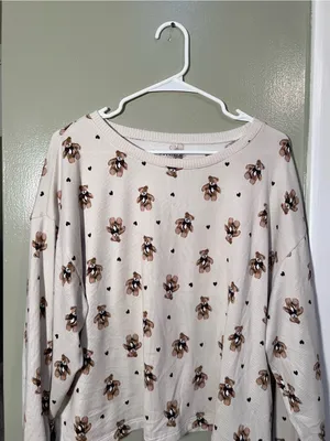 American Eagle Women’s Size Large Lounge Sweatshirt Beige Teddy Bear Print Heart thumbnail 4