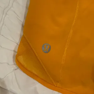Lululemon Athletica Vibrant Yellow hottie hot shorts!!! thumbnail 3