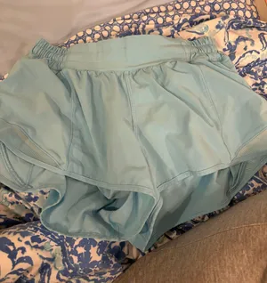 Lululemon Hotty Hot Short 2.5” thumbnail 1