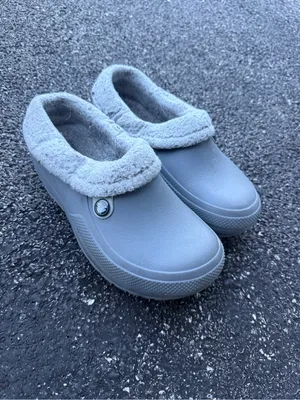 Crocs Faux Fur Lined Clogs Gray Slip On Shoes Women’s 8 Men’s 6 thumbnail 2