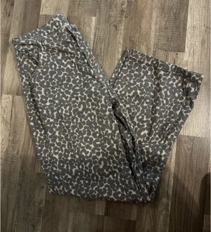 Wild fable cheetah pants thumbnail 1
