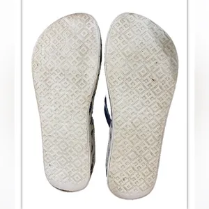 Tory Burch white & navy Floral Wedge Flip Flops size 7.5 thumbnail 5