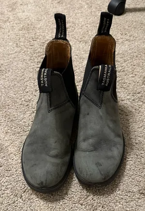 Blundstone Chelsea Boots Women’s 6.5 thumbnail 1