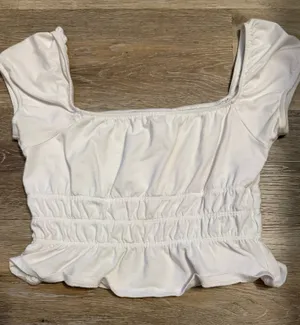 White Crop Top Size XS thumbnail 1