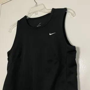 Nike Black Cropped Knit Tank Top Size Medium (8-10) thumbnail 2