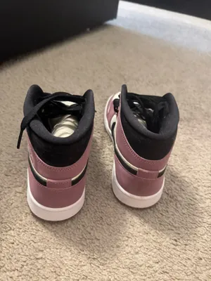 Nike Air Jordan 1 Mid SE Berry Pink Size 7.5 thumbnail 4