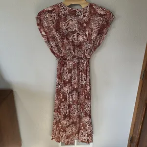 Rip Curl Dress Size Small Brown Ivory Floral Short Sleeve Wrap V-Neck Maxi‎ Boho thumbnail 7