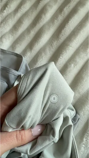 Lululemon Nulu and Mesh High-Rise Yoga Short 3.5" Bone, size 8 thumbnail 5