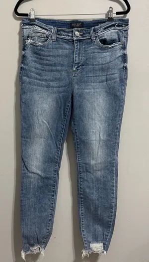 Judy Blue Light Wash Distressed Hem High Rise Skinny Fit Jeans Size 13/31 thumbnail 1