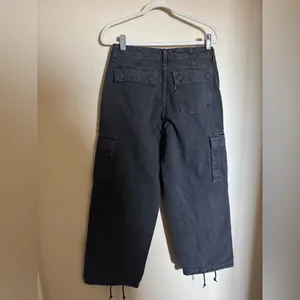 Levi’s ‘94 Baggy Wide Leg Cargo Jeans Size 28 in Black‎ thumbnail 8