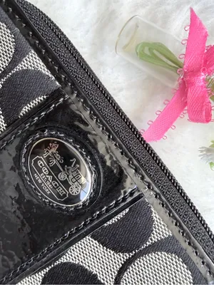 Vintage Coach Zip Around Wristlet thumbnail 7