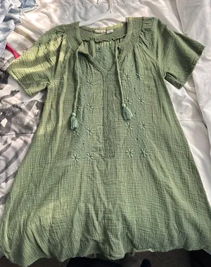 Green Dress thumbnail 1