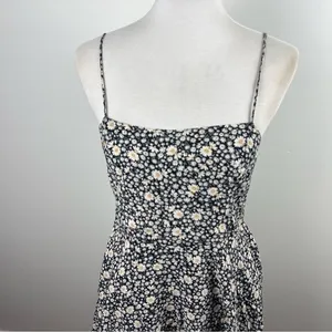Urban Outfitters Black Daisy Floral Smocked Mini Dress Ruffle Hem Size M FD5532 thumbnail 9