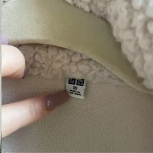 Uniqlo Women's Cream Sherpa Coat thumbnail 3