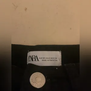 Zara Classic Black Women's Jeans size 24 waist 27 length thumbnail 2