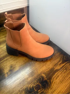 Shoe Republic LA Brown Chunky Heel Boots Size 7.5 thumbnail 2