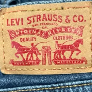 Levi's 710 Super Skinny Women's Blue Distressed Mid Rise Denim Jeans Size 31 thumbnail 4