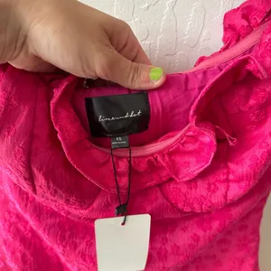 Line & Dot Hot Pink Penelope Mini Dress Ruffle Sleeve Off Shoulder Floral thumbnail 5