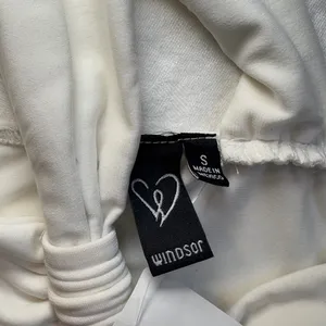 NWT Windsor Bandeau Style One Shoulder White Twist Front Crop Top SMALL thumbnail 9