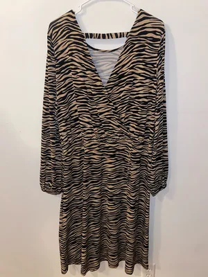 LOFT Animal Print Long Sleeve Maxi Dress Size 14 Stretch Like New thumbnail 16