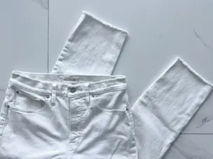 Madewell jeans size 28p 28 petite Perfect Vintage Jean in Tile White thumbnail 1