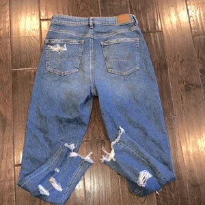 American Eagle MOM jeans distressed size 6 regular thumbnail 8