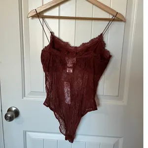 NWT Olia Late Night Lace Bodysuit Medium Amber/Umber thumbnail 2