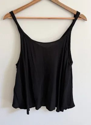 Lovers + Friends Black Flowy Tank Top Size Medium Blouse thumbnail 1