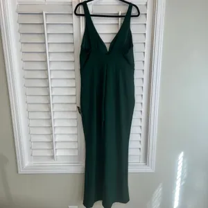 Lulu’s Instant‎ Icon Dark Green V-Neck Sleeveless Jumpsuit Size XL thumbnail 3